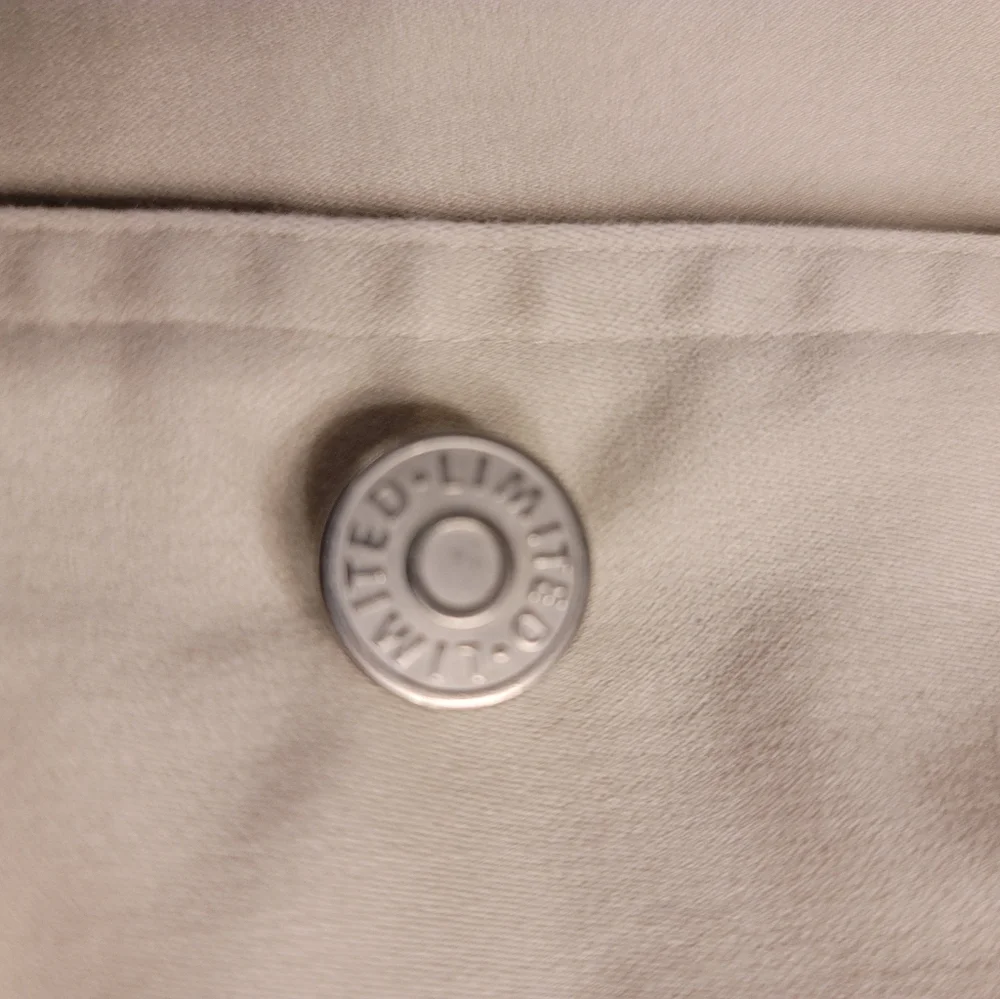 The Limited Stretch Cream Size Small - Picture 5 of 5